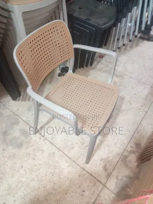 Aristo Plastic Chairs Plastic Chairs