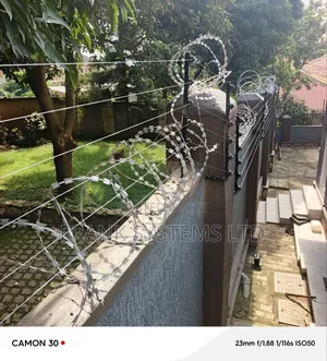 Electric Fence L-Shaped With Barbed Wire