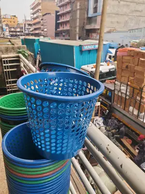Indoor/Kitchen Plastic Dust Bins