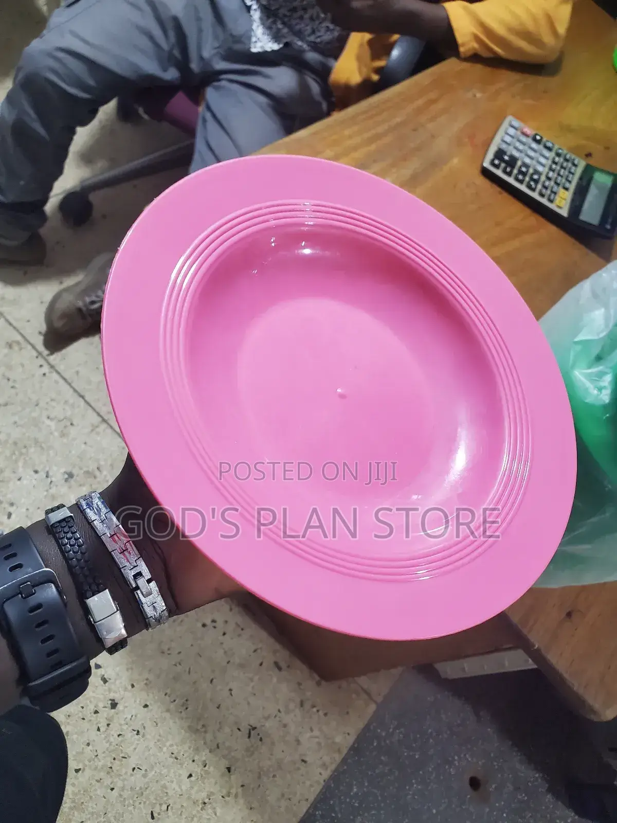 Mukwano Plastic Plates 12pcs