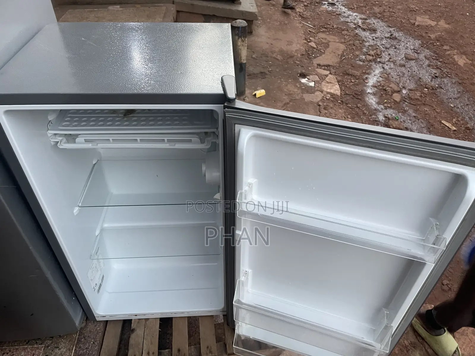 Hisense 120l Fridge in Top Condition
