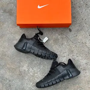 Classic Nike Free Metcon 5 Sneakers in Stock
