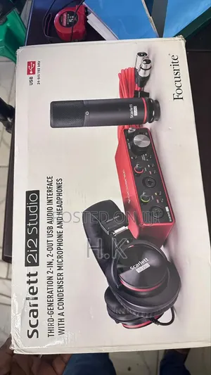 Focusrite Scarlett 2i2 Studio 3rd Gen Audio Interface Bundle