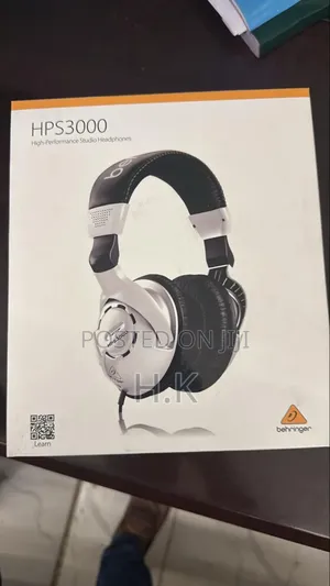 Behringer Hps3000 High-Performance Studio Headphones.