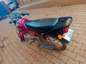 Bajaj Boxer 2024 Red