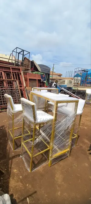 Bar Chairs Table