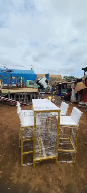 Bar Chairs Table
