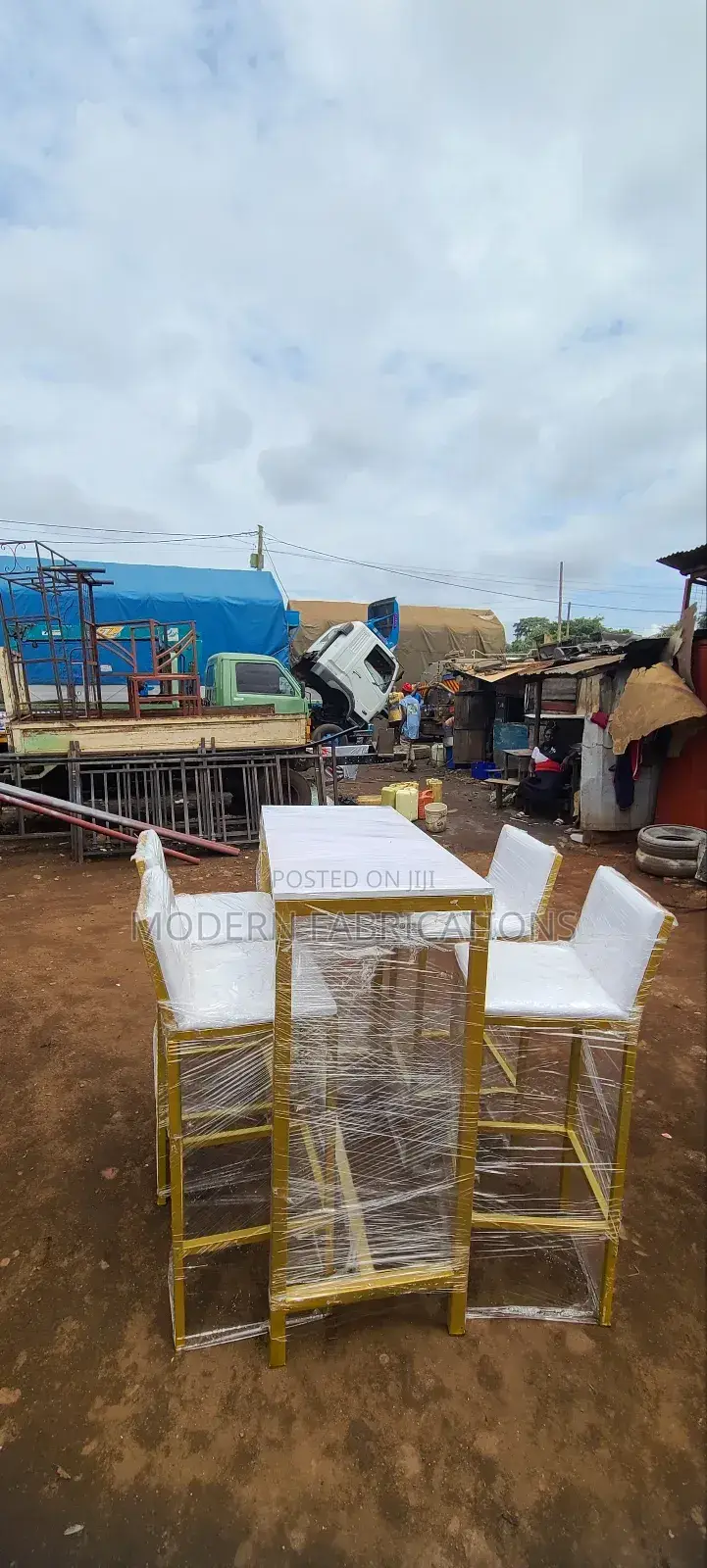 Bar Chairs Table