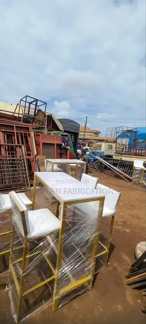 Bar Chairs Table