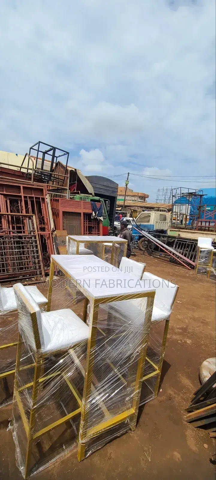 Bar Chairs Table