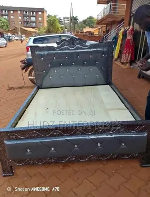 4x6 Classy Grey Leather Bed