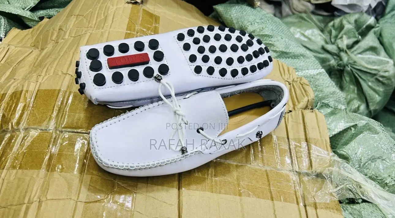 Original Men’S White Tod’S Moccasins