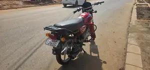 Bajaj Boxer 125 2025 Red