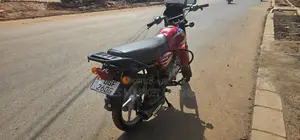 Bajaj Boxer 125 2025 Red