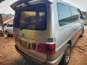 Toyota Grand HiAce 2002 Silver