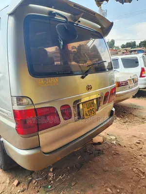 Toyota Grand HiAce 2002 Silver