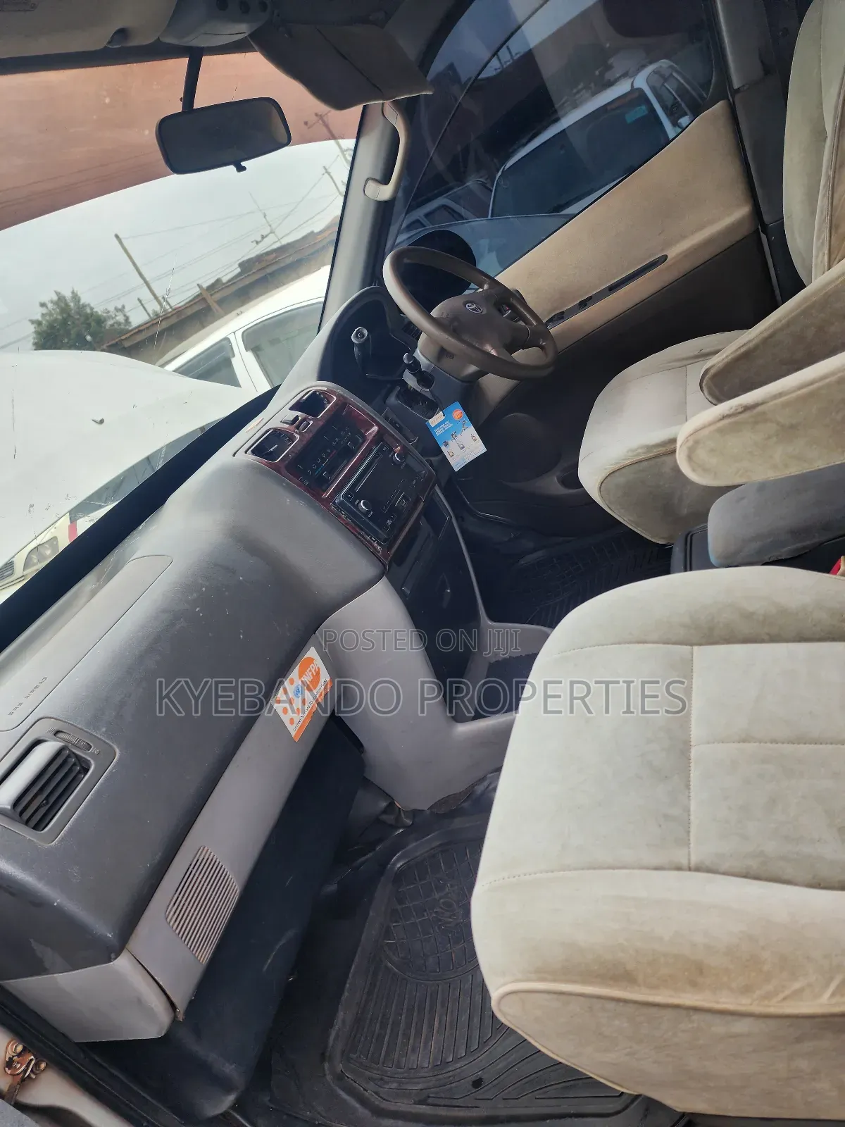Toyota Grand HiAce 2002 Silver