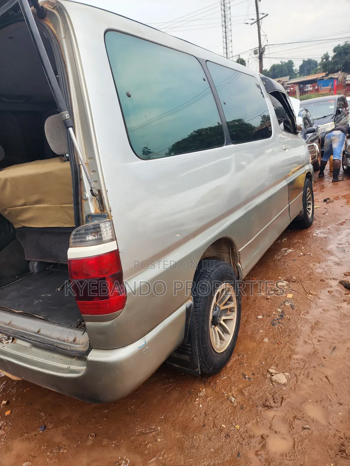 Toyota Grand HiAce 2002 Silver