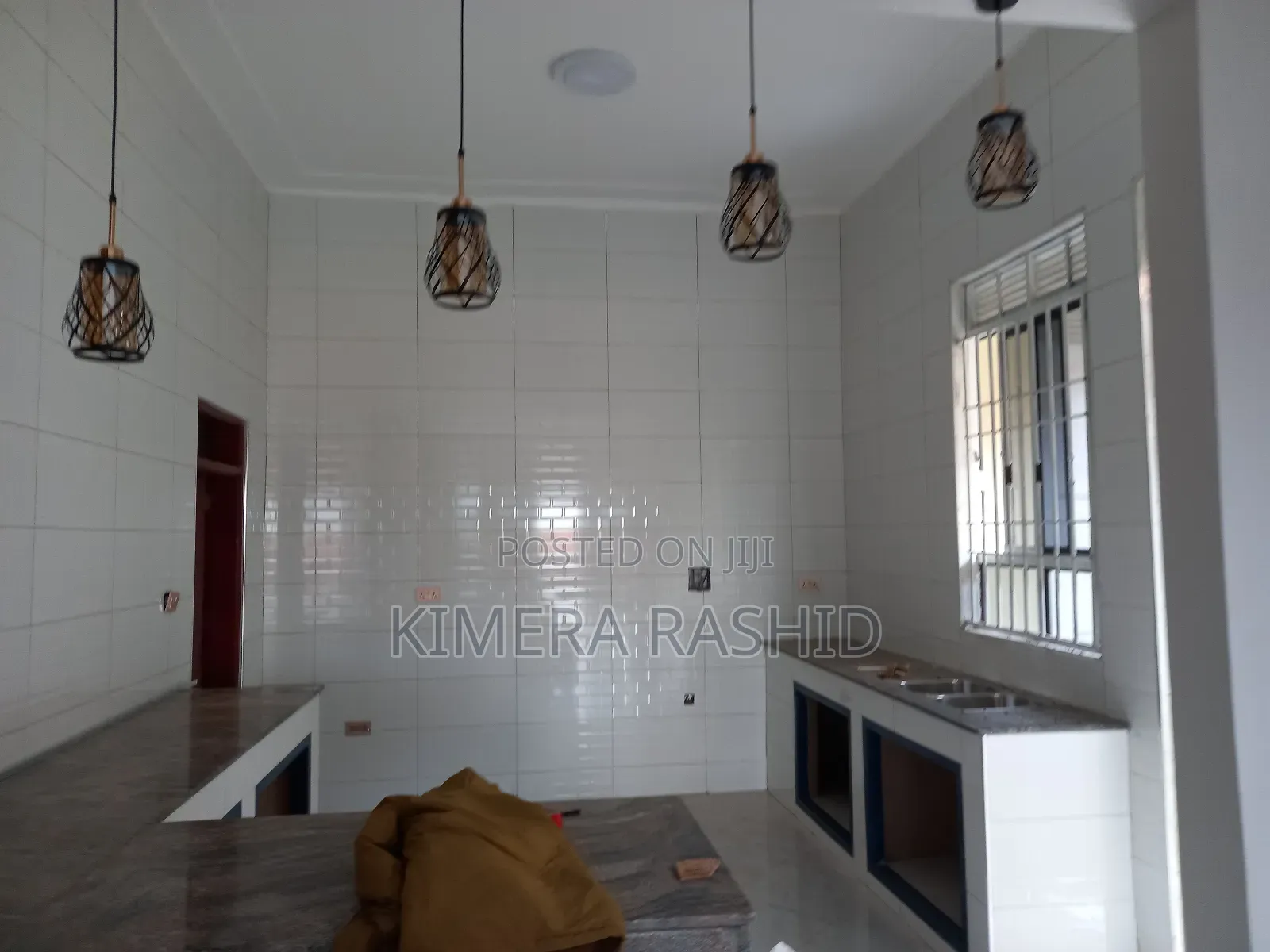 3bdrm House in Bwebajj, Ssisa for sale