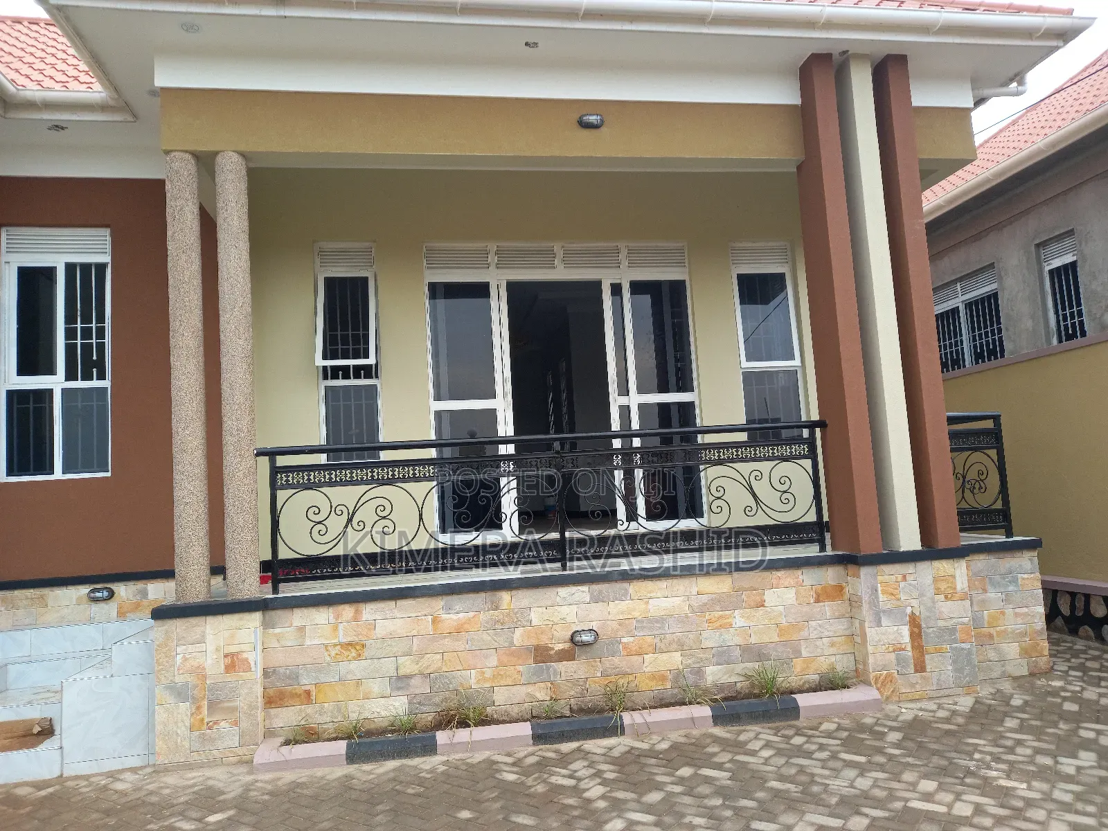 3bdrm House in Bwebajj, Ssisa for sale