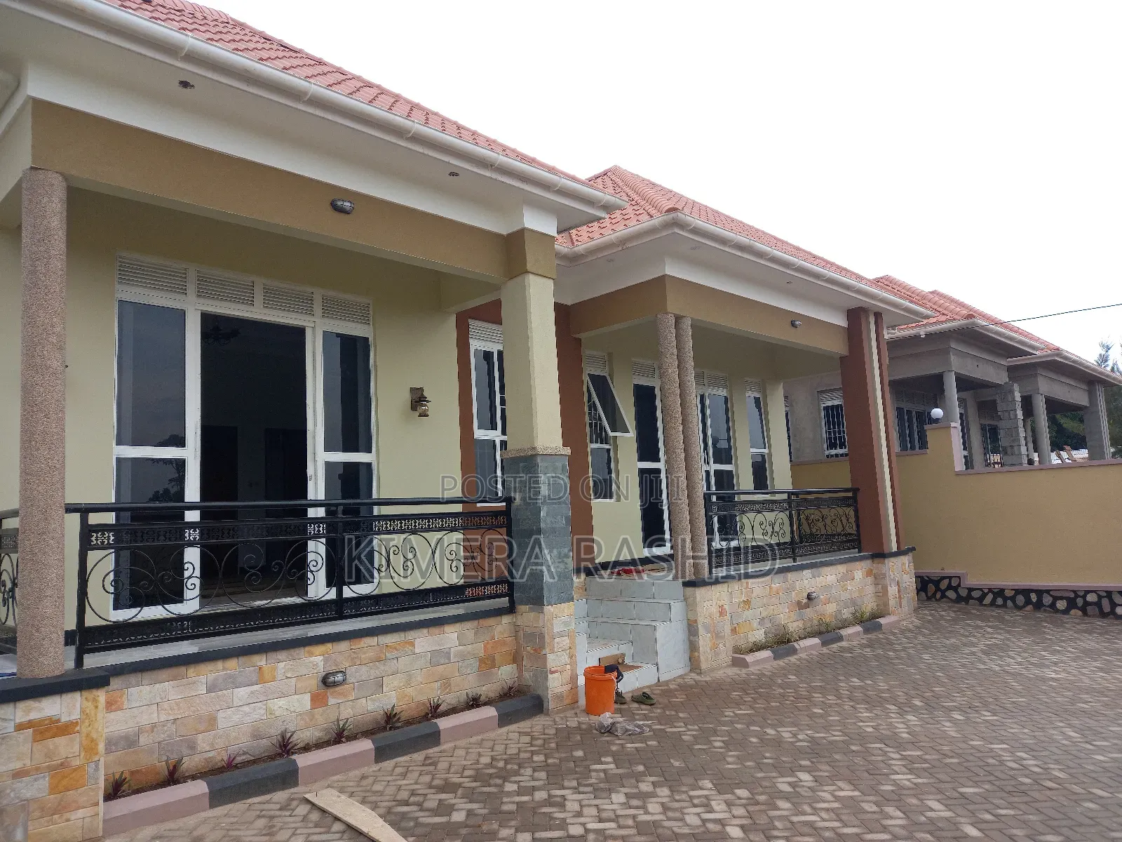 3bdrm House in Bwebajj, Ssisa for sale
