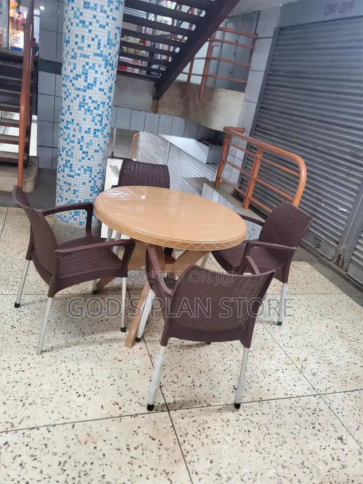 Restaurant Plastic Chairs and 70cm Height Plastic Table