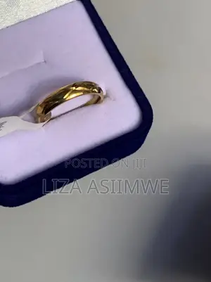Solitaire Gold Wedding Ring Size (17) Only