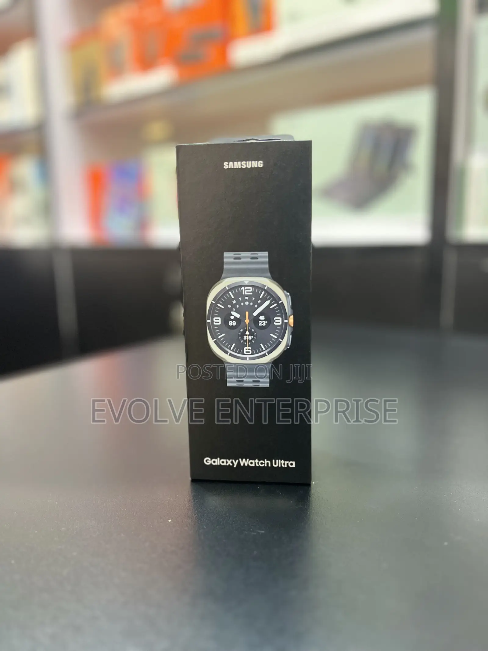 Samsung Galaxy Watch Ultra (Titanium Silver)