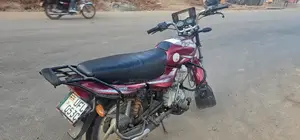 Bajaj Boxer 125 2023 Red
