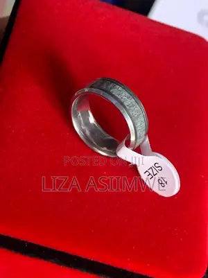 Men’S Green Jade Inlay Stainless Steel Ring (18) Only