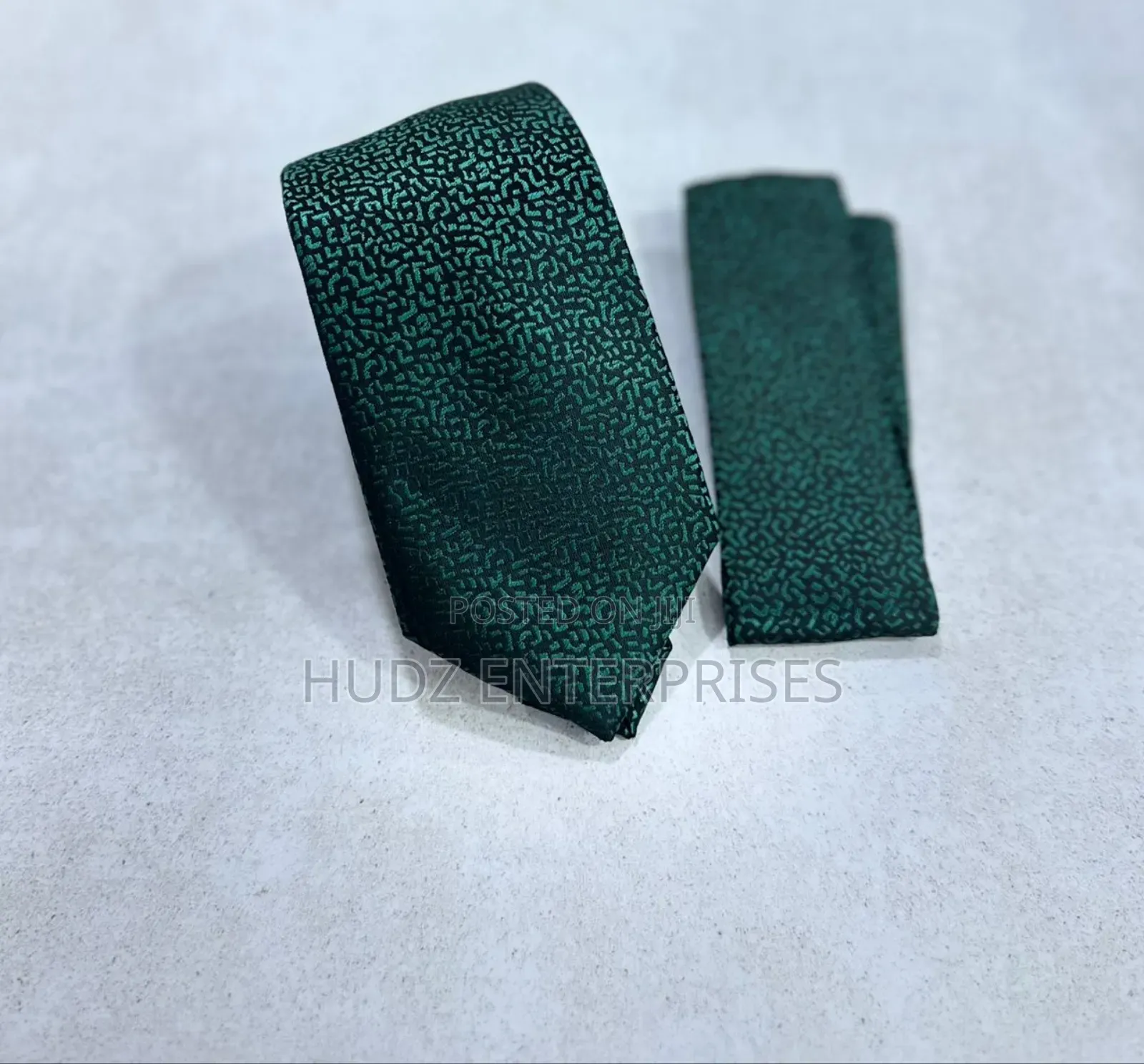 La Classy Green Tie