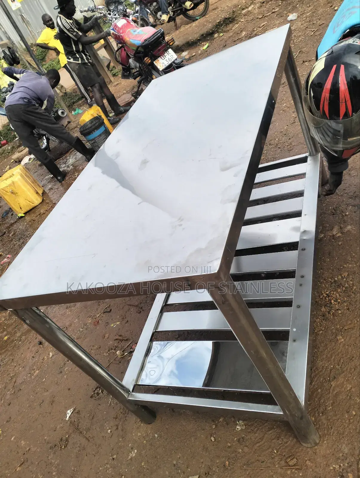Stainless Working Table With Rack