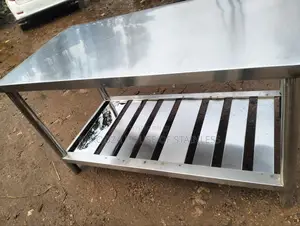 Stainless Working Table With Rack