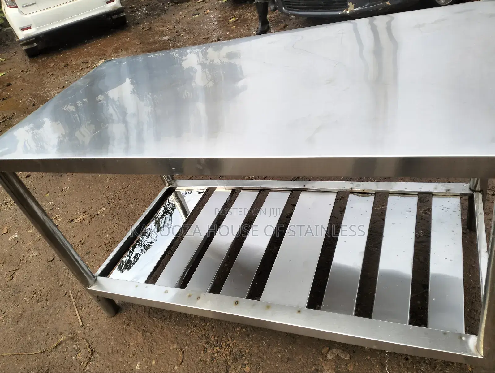 Stainless Working Table With Rack