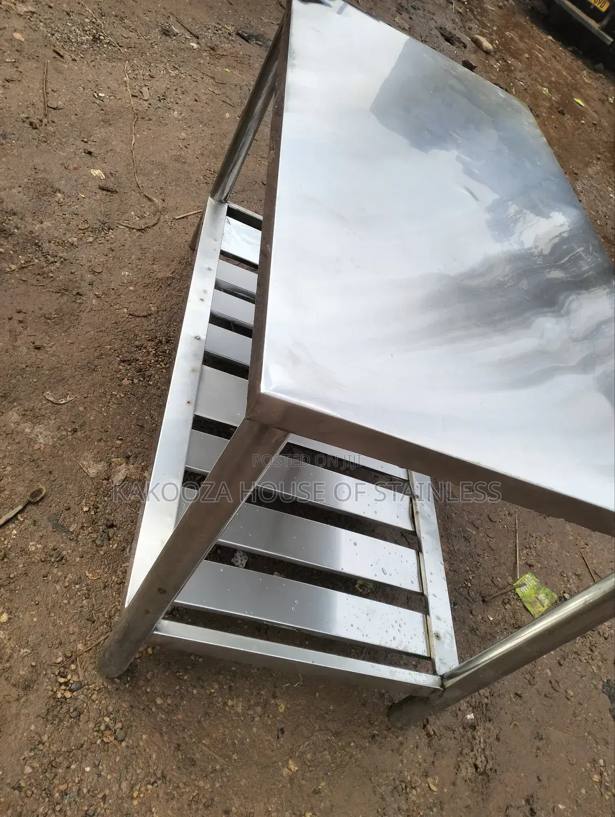Stainless Working Table With Rack