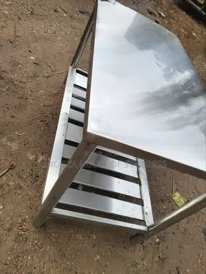 Stainless Working Table With Rack