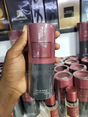 Clive Keira l'Autre Oud Perfume