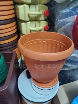 Round Imported Plastic Flower Pots