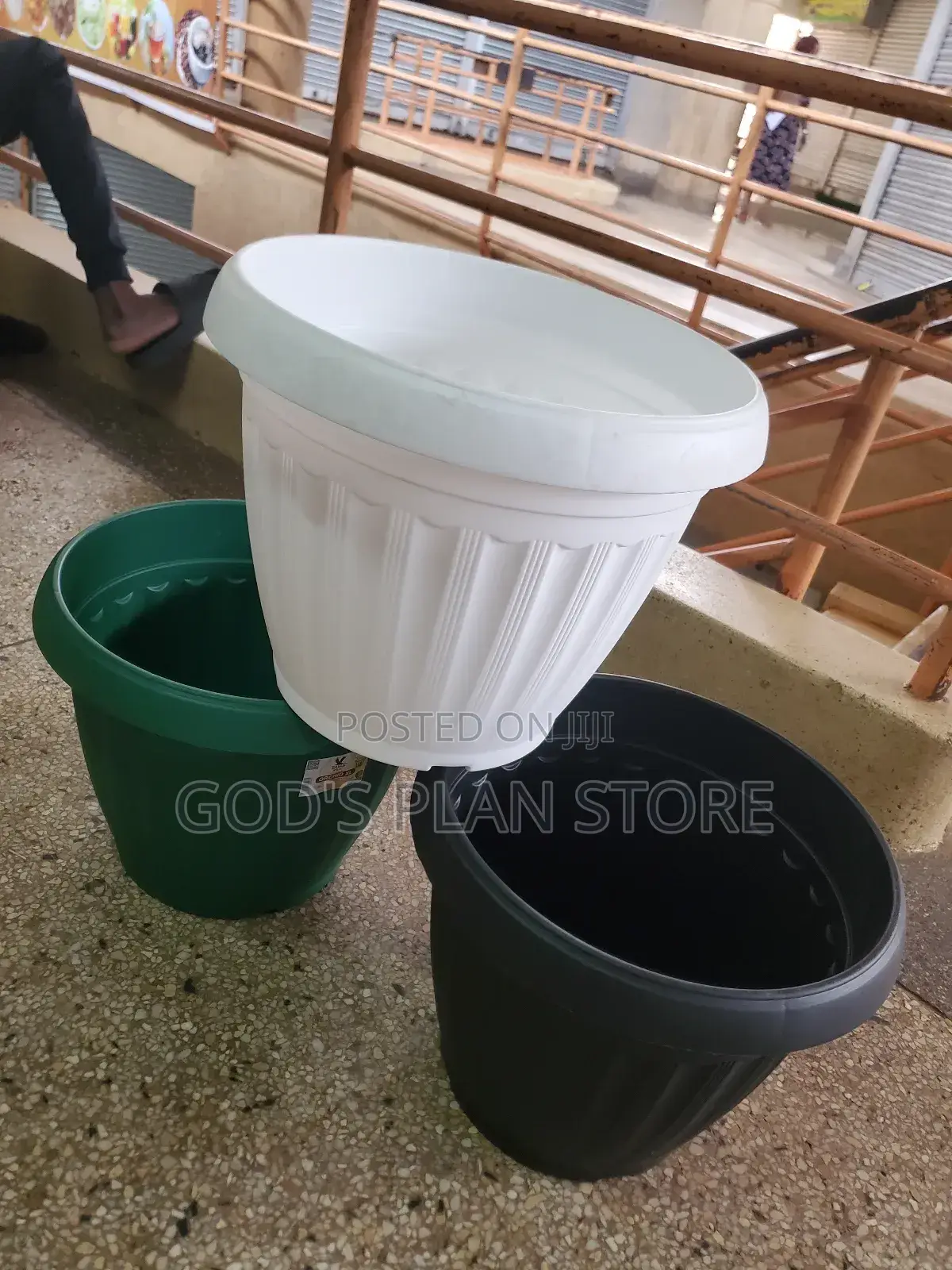 Round Extra Large Plastic Flower Pots
