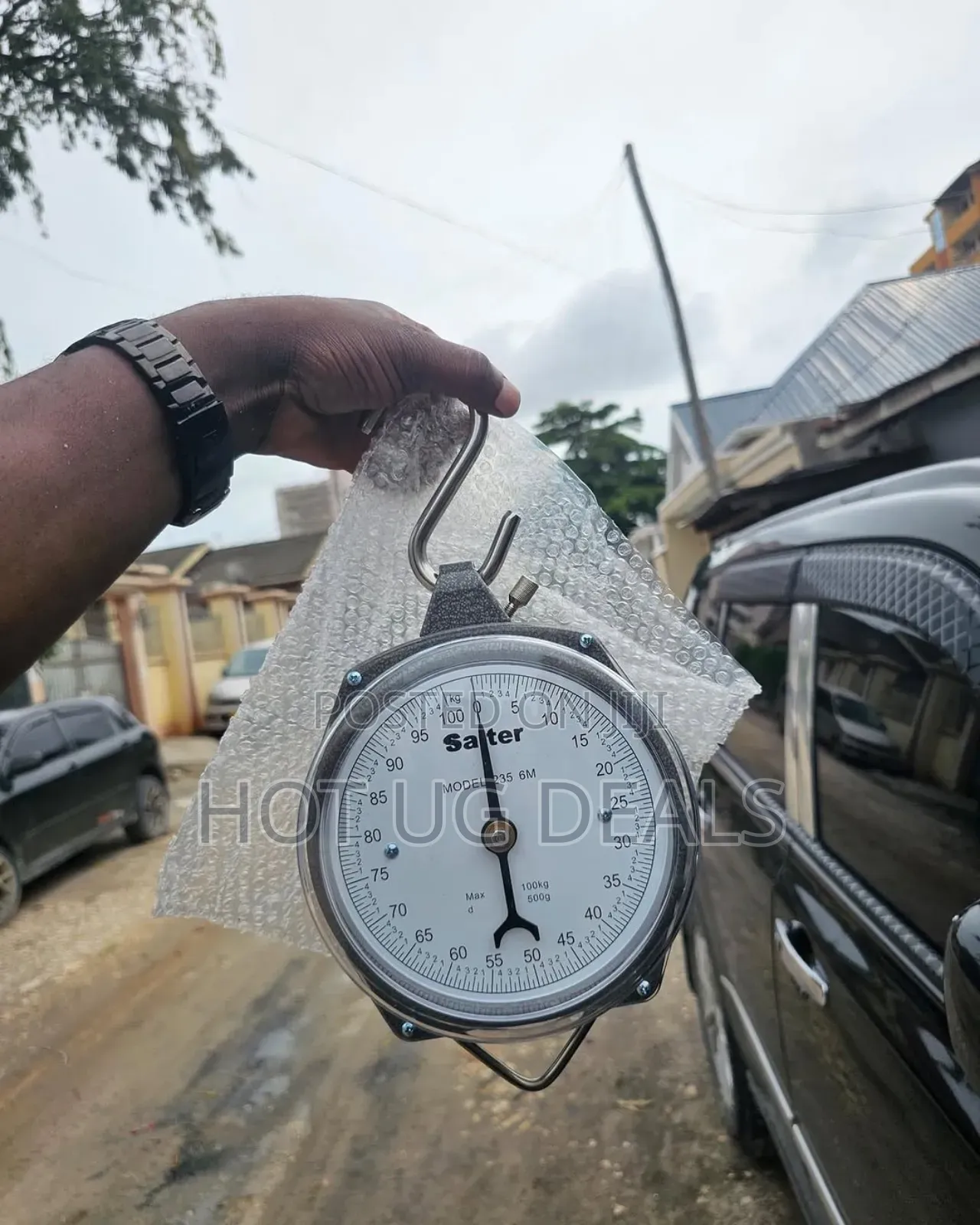 Salter Mechanical Hanging Scale With A 100kg Capacity.