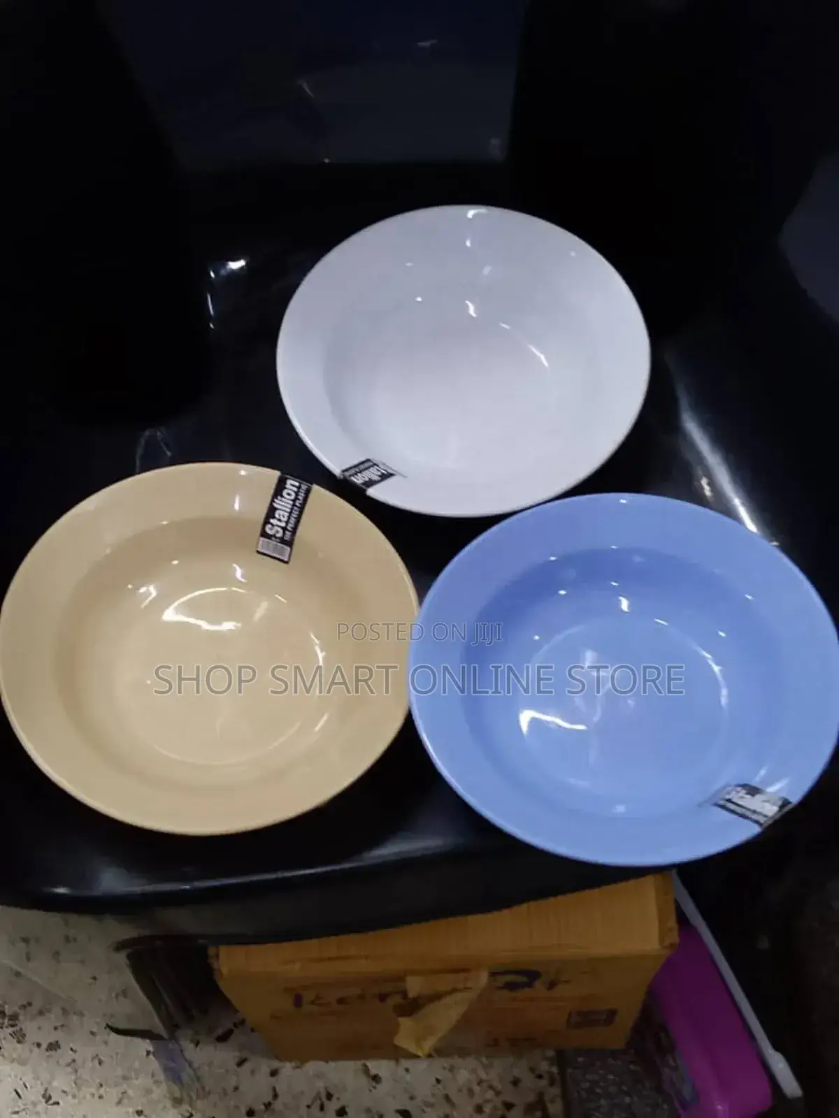 Serving Plastic Plates 12pcs