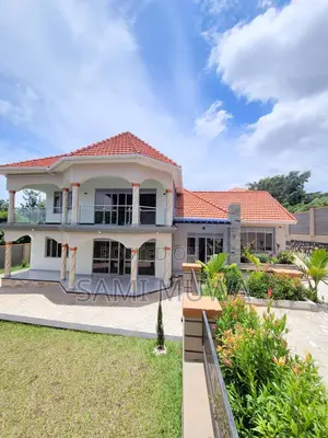 7bdrm Mansion in Kitende, Wakiso / Wakiso for sale