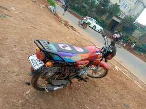 Bajaj Boxer 125 2022 Red