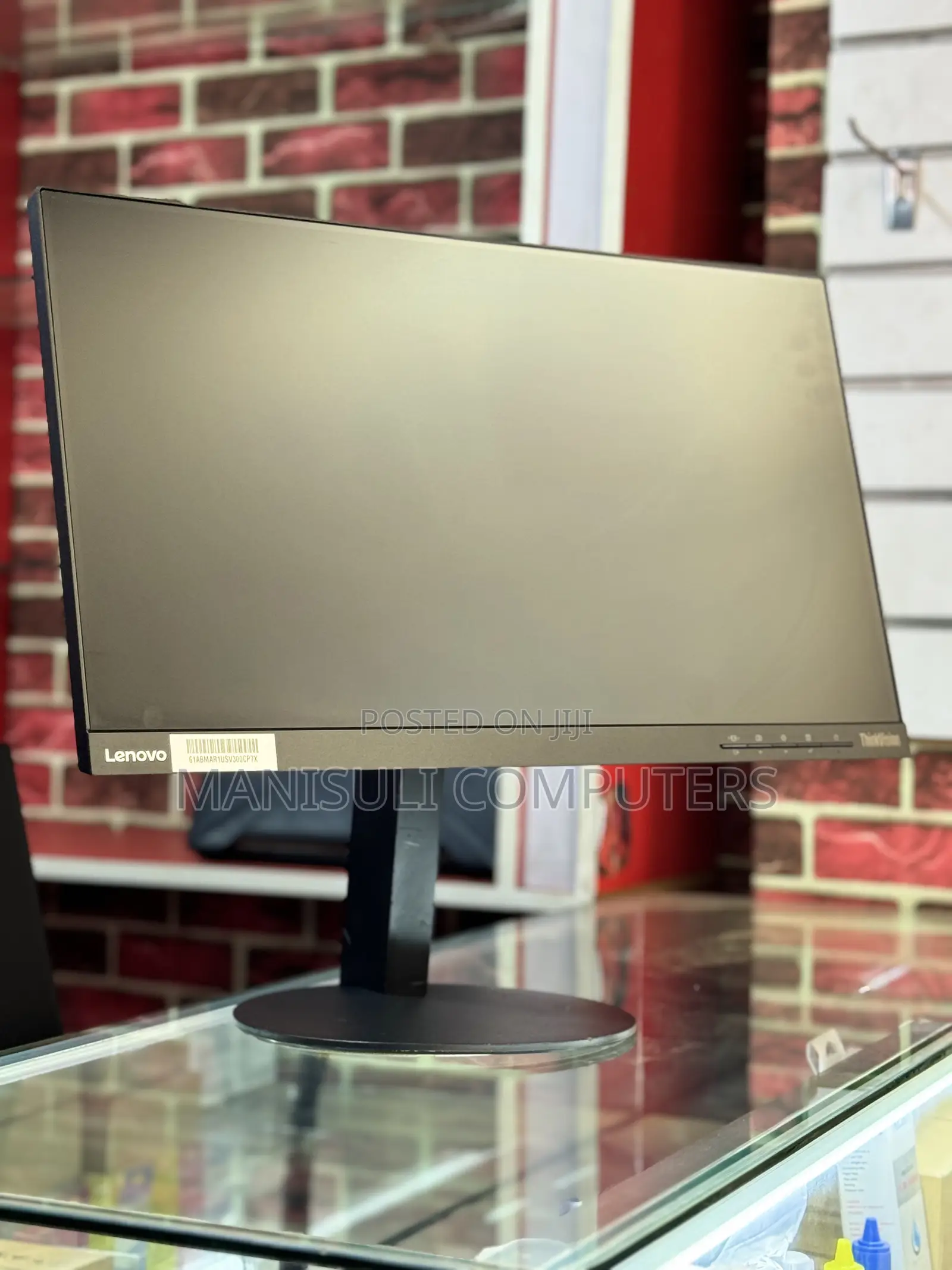 Lenovo 23 Inch Screen Ips Vga Hdmi Dp Div Display Usb