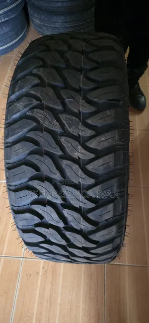 33x12.50r18 Lt