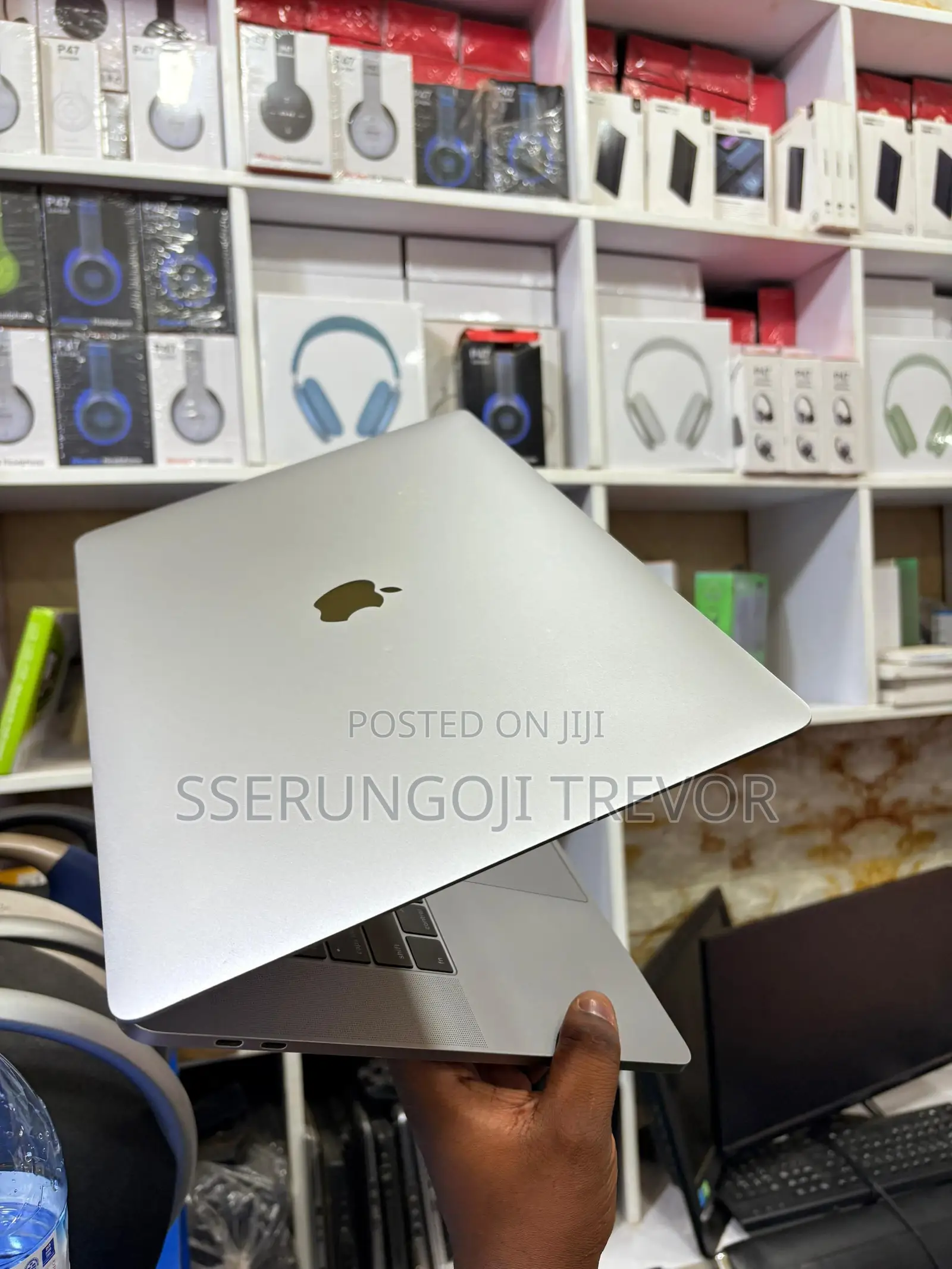 Laptop Apple MacBook Pro 2017 16GB Intel Core I7 SSHD (Hybrid) 256GB