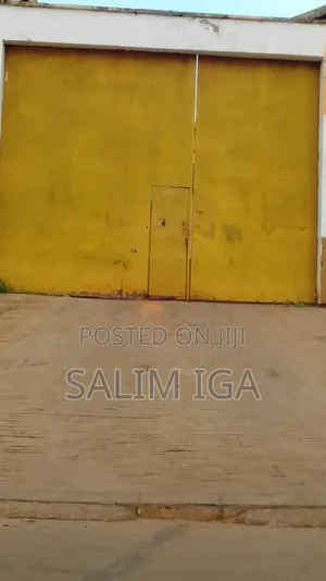 Spacious Warehouse On Rent