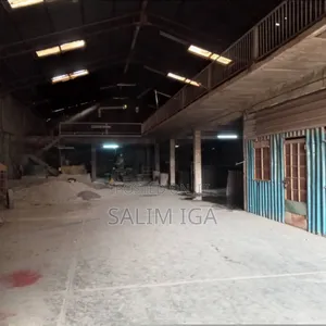 Spacious Warehouse On Rent