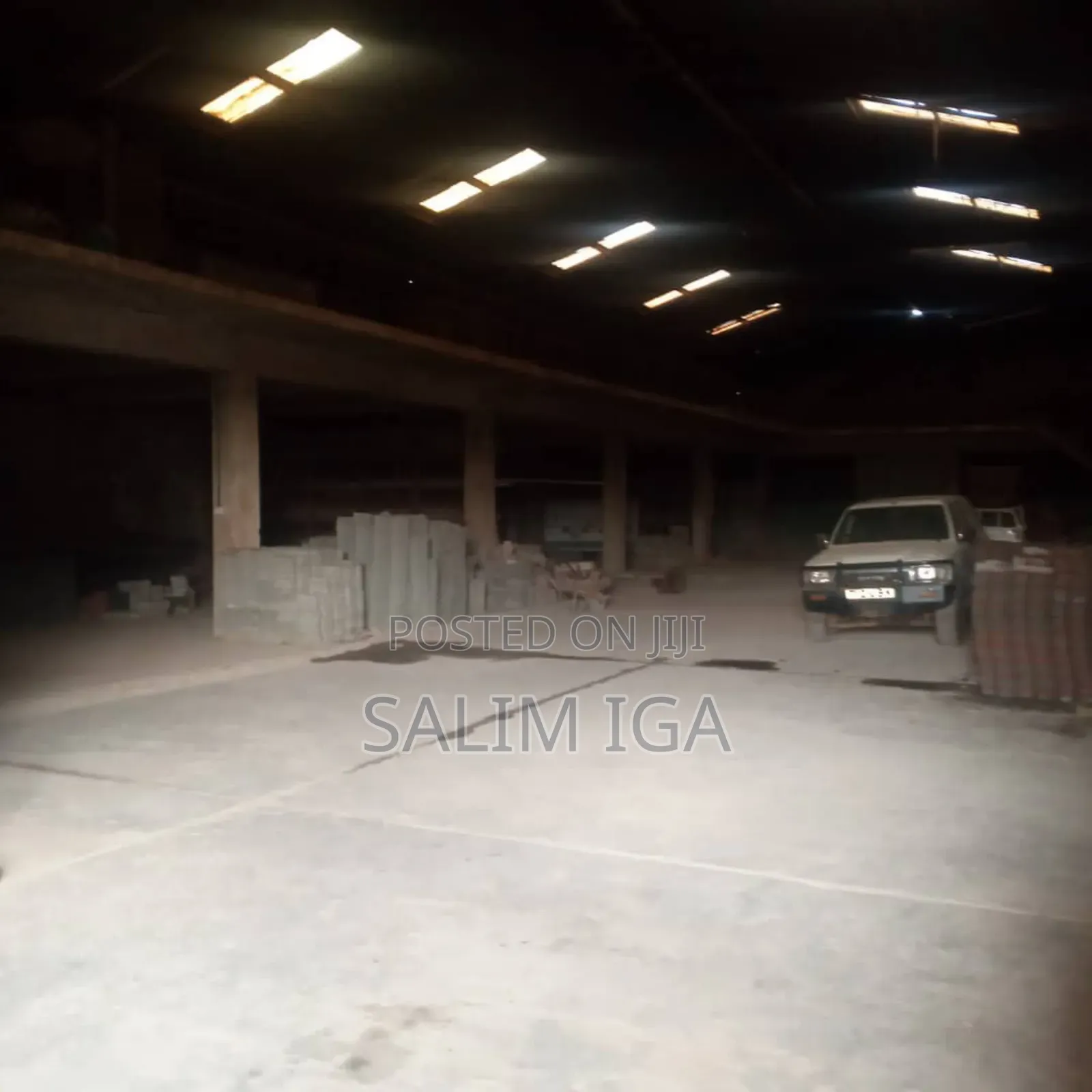 Spacious Warehouse On Rent