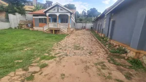 3bdrm Bungalow in Kololo Property, Central Division for rent